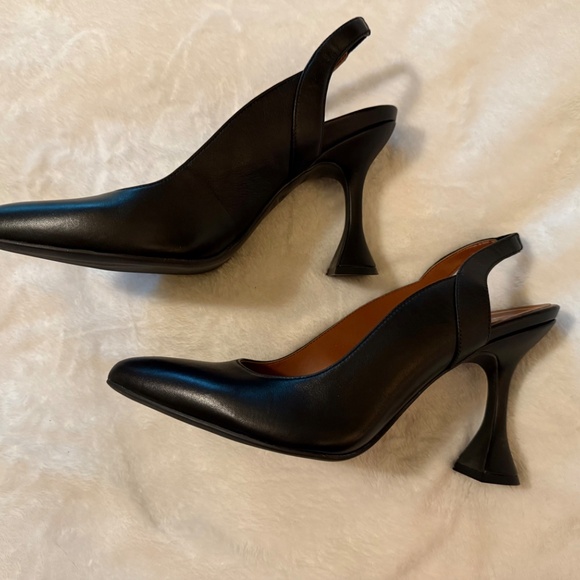 Vionic Slingback heels Size 10, Worn once!  Both Black and Beige - Picture 9 of 12